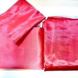 Vintage 3-piece Urban Outfitters Pink/Magenta Satin Sheet Set - Queen